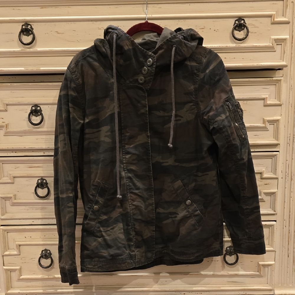 American Eagle Outfitters Men's Camouflage Field Jacket